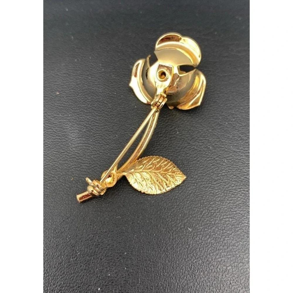 Vintage Gold Tone 3D Dainty Flower Flower